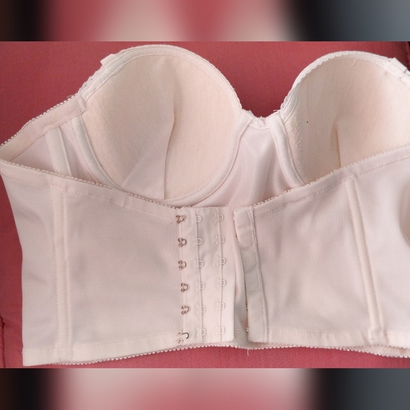 Elegant White Lace Trim Bra - Picture 6 of 7